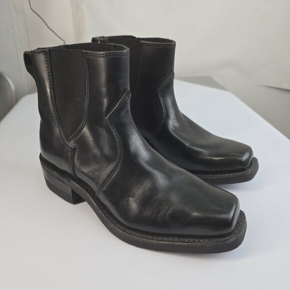 Dayton Aurora (Chelsea) Boots. Handmade in Vancouver. - Picture 1 of 11